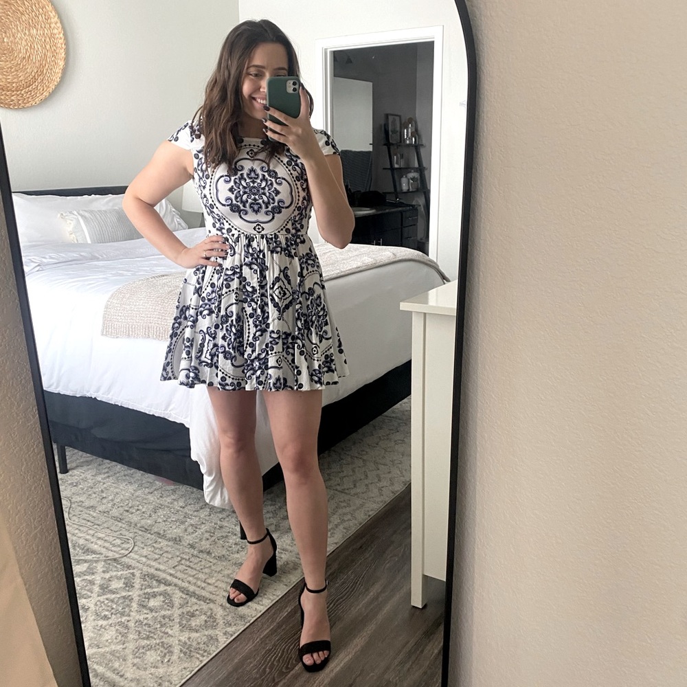 White blue and black dress - size 4